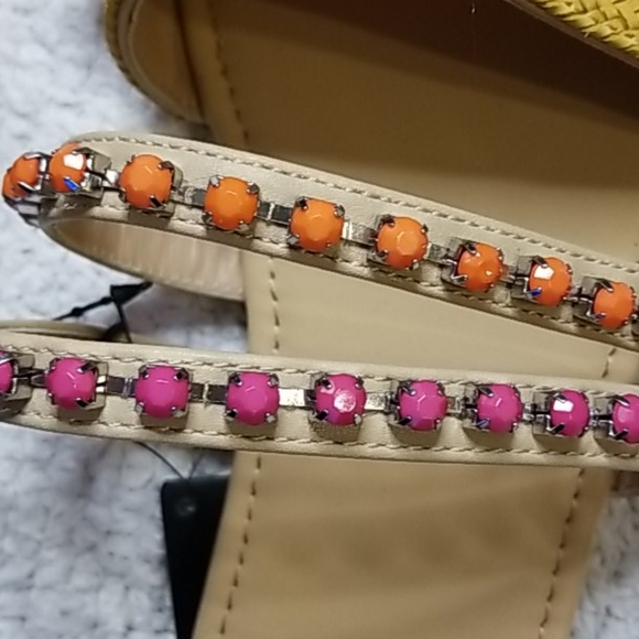 NEW - Summer Sandals Multi Colored Flats - Picture 3 of 8